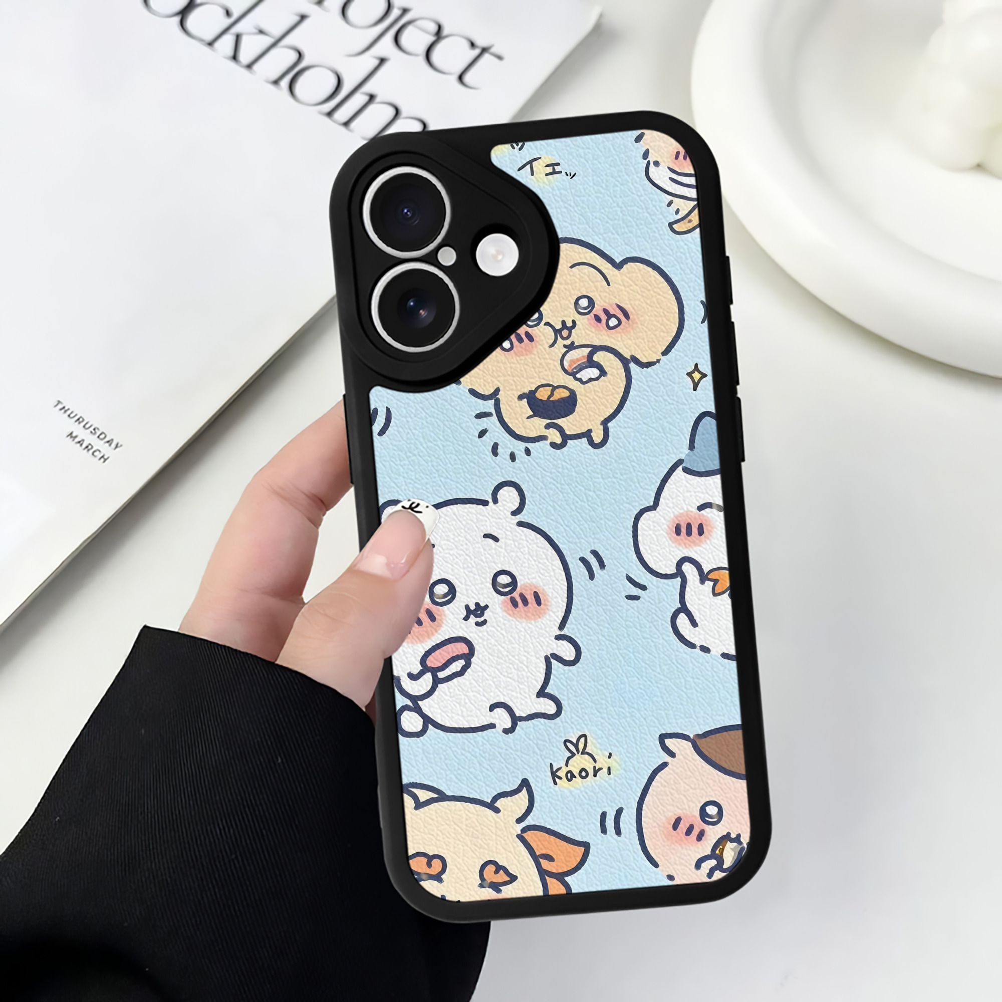 （画像用） ちいかわ Chii-kawa 【iPhone 16シリーズ対応】シリコンスマホケース（レザー調） 材質：シリコン